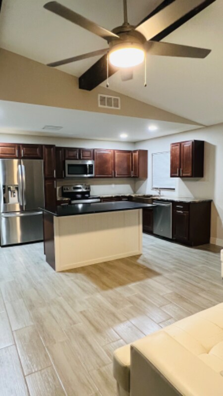 Foto del edificio - 113 Avenida De Bahia