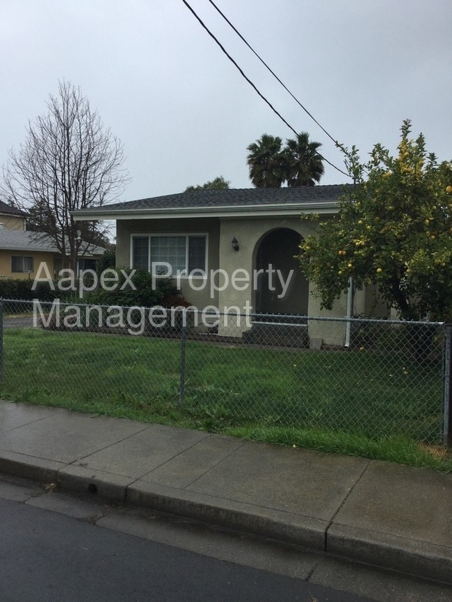 Building Photo - 4243 Marsten Ave