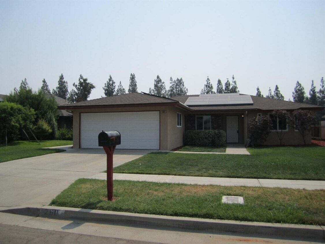 Foto principal - 3 br, 2 bath House - 260 N Shirley Ave