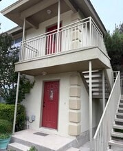 Building Photo - 121 Ramon Cardenas Dr