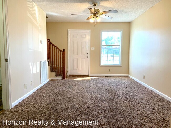 Foto del edificio - 2 br, 1.5 bath House - 811 Flyer Court