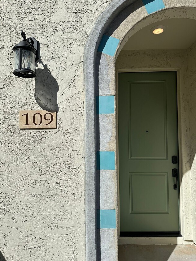 Foto principal - 2629 S Equestrian Dr