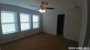 Foto del edificio - 6926 Crestway Rd