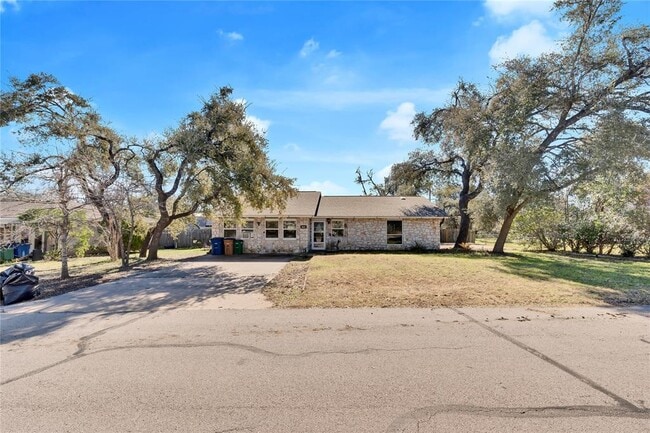 Building Photo - 8413 Slant Oak Dr