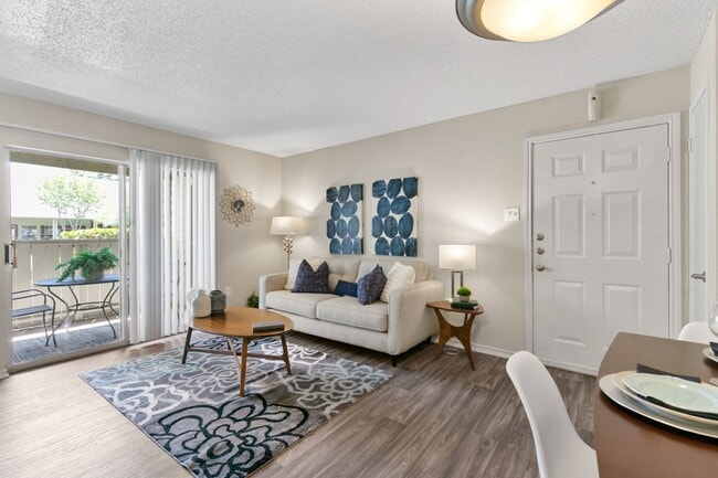 Creekwood Apartment Homes apartments — community photo - Creekwood Apartment Homes