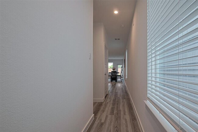 Foto del edificio - 10405 Hadley Pk Trl