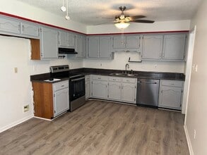 Building Photo - 6823 Northknoll Cove