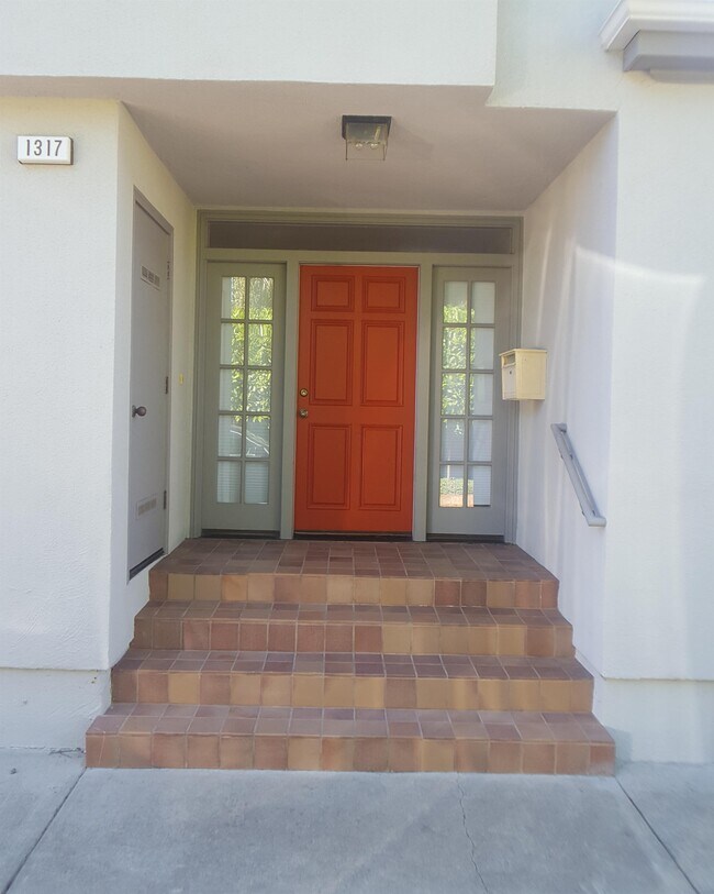 Foto del edificio - 1317 Palm Ave