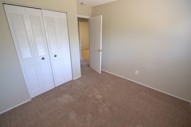 Building Photo - 6400 Trenton Way