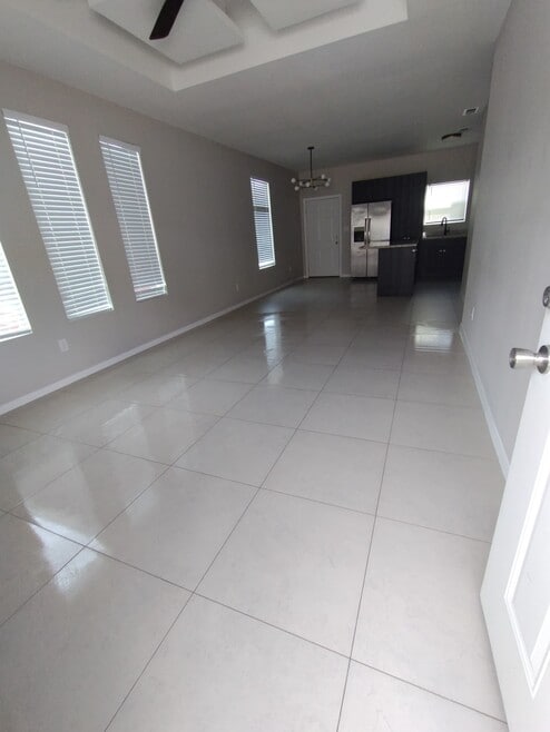 Building Photo - Shary Manor