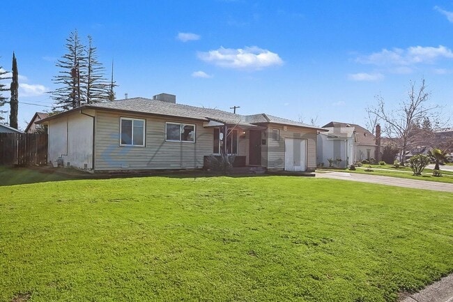 Building Photo - 1644 Bowling Green Dr