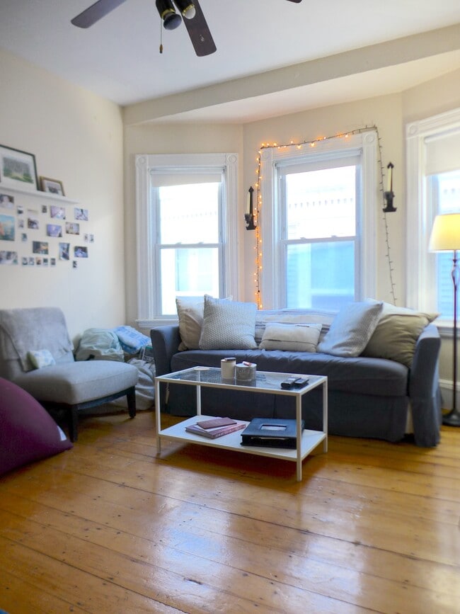 Building Photo - 71 Hillside St