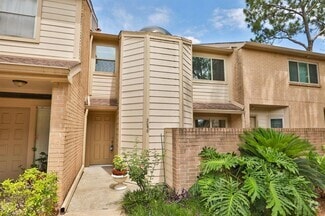 Building Photo - 2050 Augusta Dr