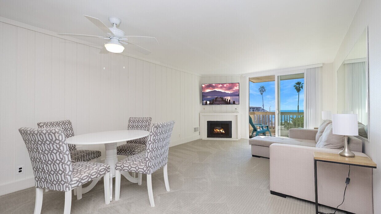 Foto principal - Coastal Living at Its Finest: Charming 1-B...