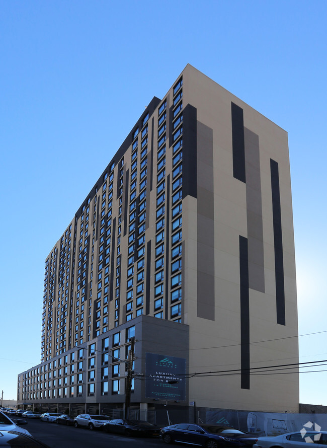 Building Photo - Alvista Towers