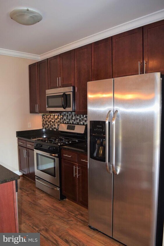 Primary Photo - 6301 Edsall Rd