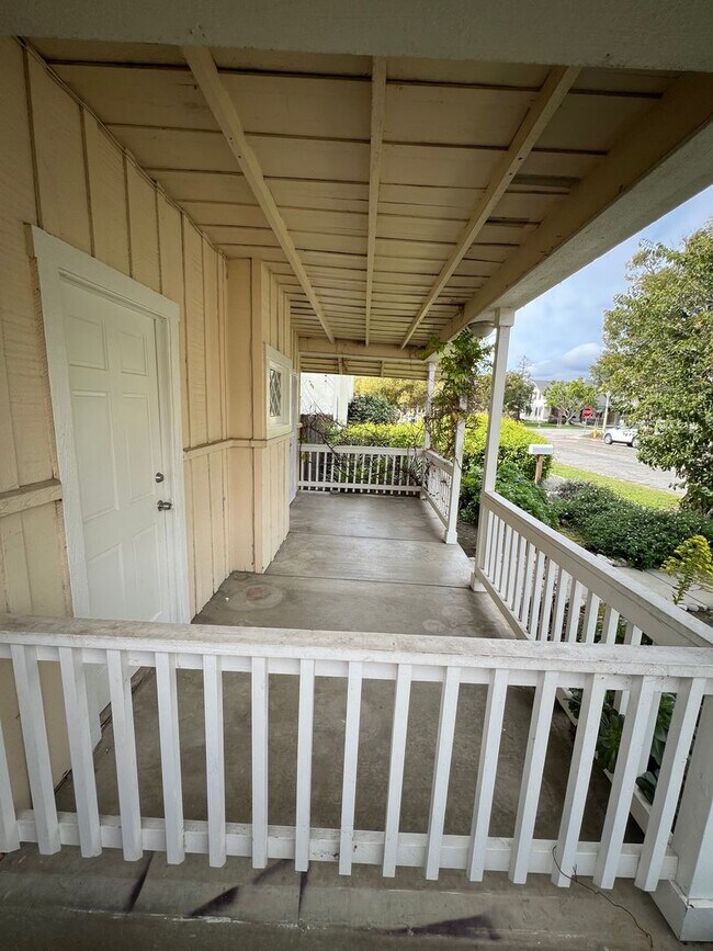 Building Photo - Adorable Downtown Upland Bungalow