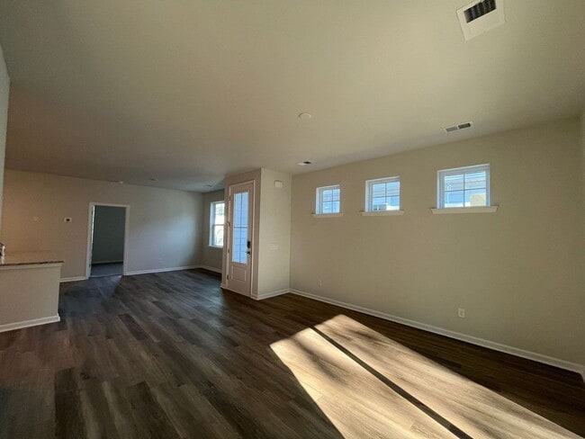 Building Photo - 145 Holloway Hill
