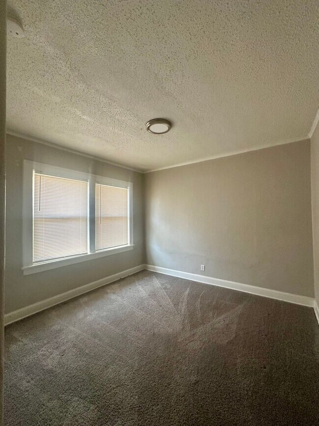 Foto del edificio - Cute Midtown 3 Bedroom Home For Rent!