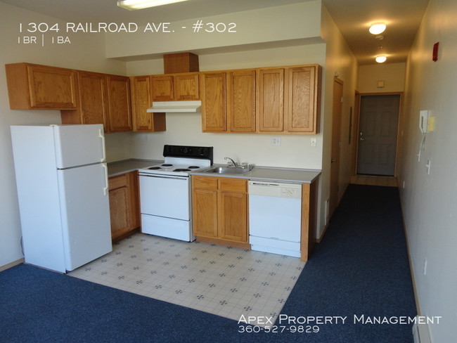 Foto del edificio - DOWNTOWN- City Station - AVAILABLE NOW!