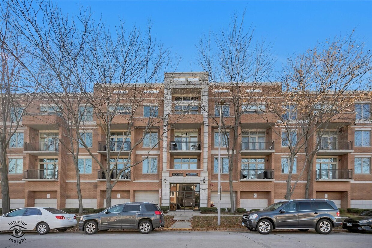 Foto principal - 4330 N Neva Ave