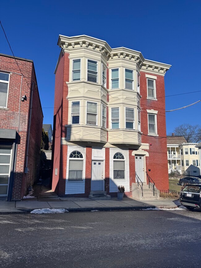 Building Photo - 36 Endicott St
