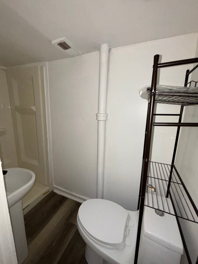 Foto del edificio - 292X Parkwood Ave