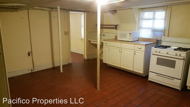 Building Photo - 2727 Riverside Ave