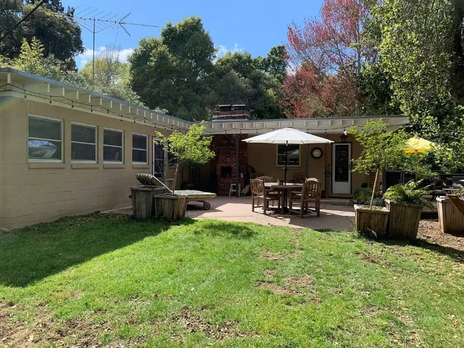 Building Photo - 1449 Portola Rd