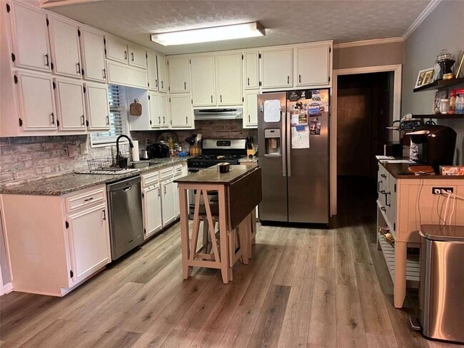 Building Photo - 130 Shaw Dr