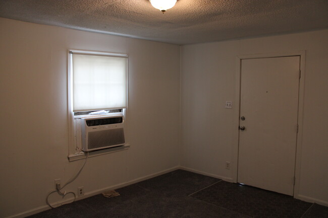 Building Photo - 4407 E Bayley St