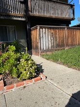 Building Photo - 1060 Oak Grove Rd