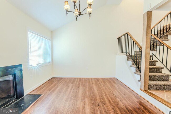 Foto del edificio - 13373 Hungerford Pl