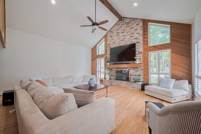 Foto del edificio - 2831 Thorne Creek Ln
