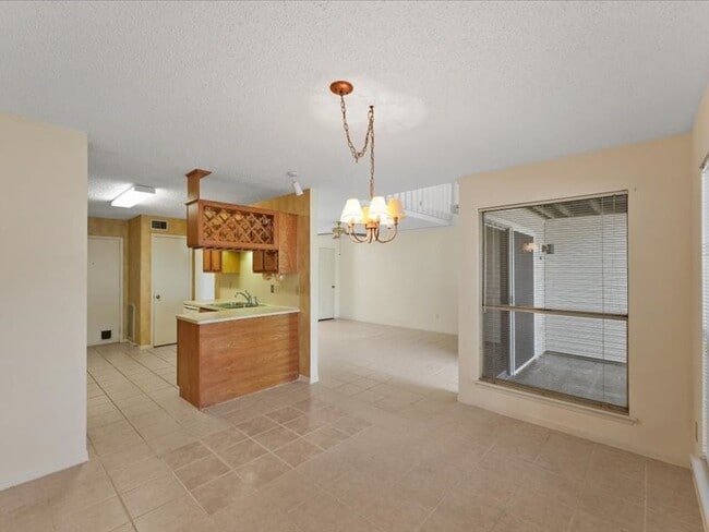 Foto del edificio - 3317 Golden Trails Dr