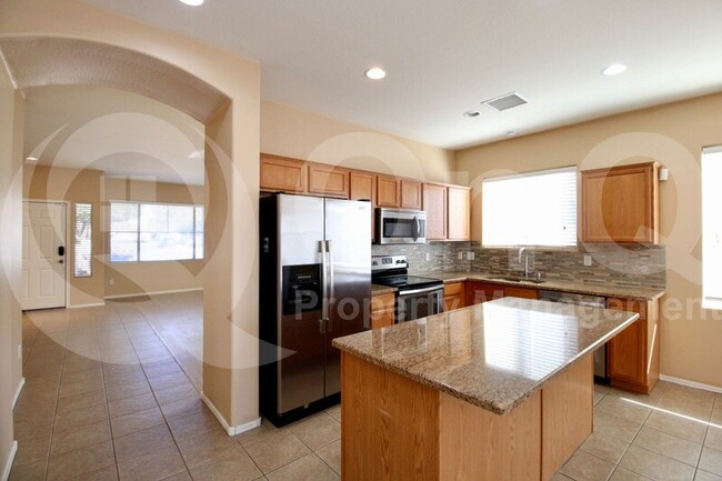 Foto del edificio - 14839 W Larkspur Dr