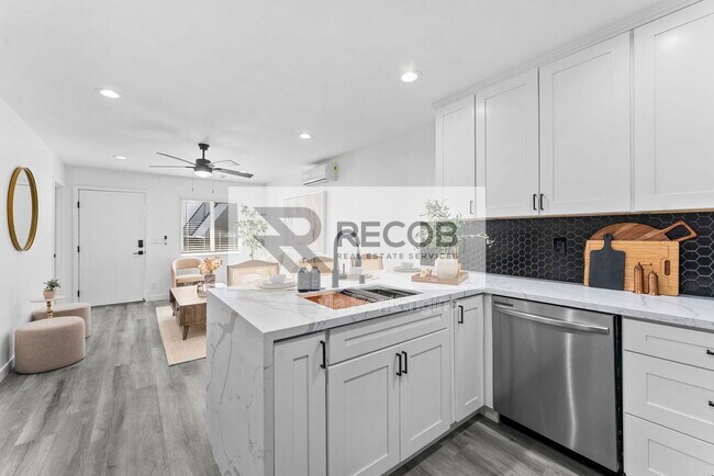 Building Photo - 8353 Ivory Coast Dr