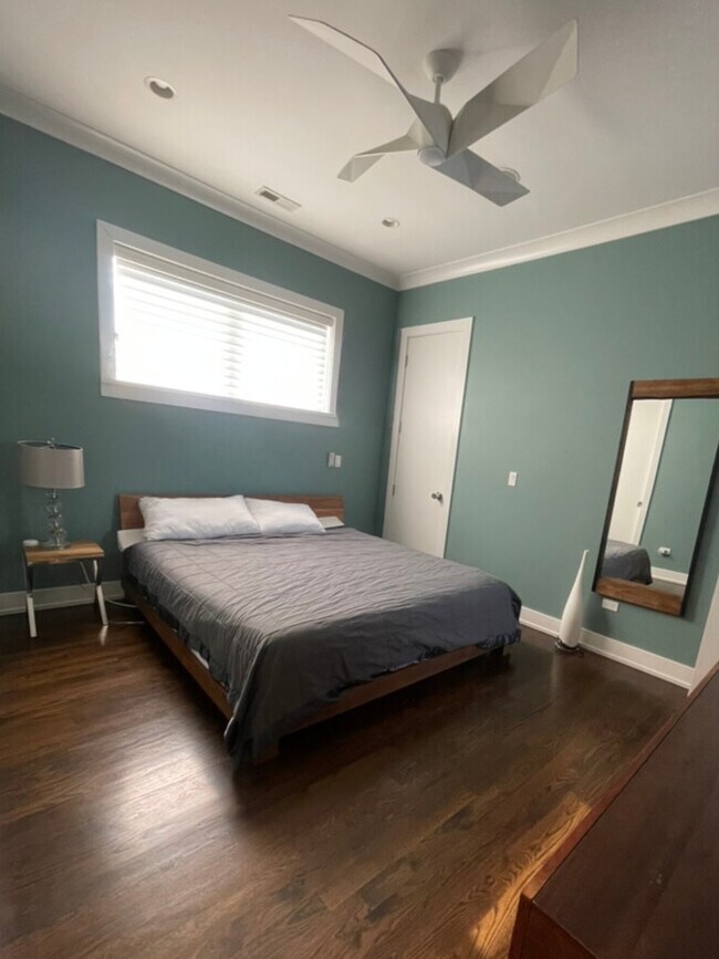 Foto del edificio - 3541 N Sheffield Ave
