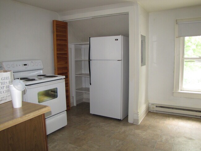 Foto del edificio - 1670 W College Ave