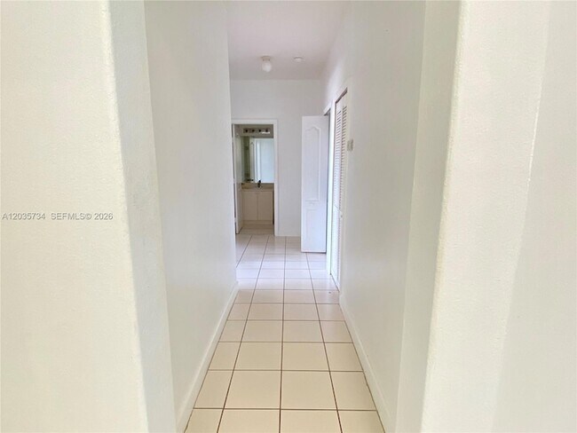 Foto del edificio - 1658 SE 28th Ct