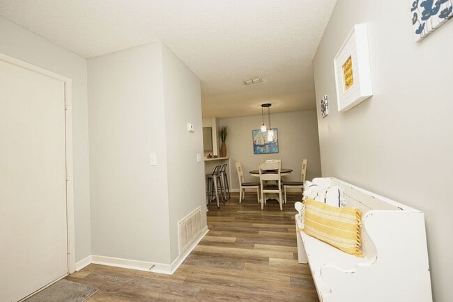 Foto del edificio - 55 Bay Dr