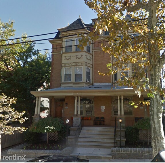 Foto del edificio - Studio, 1 bath Townhome - 305 S 41st St 2F