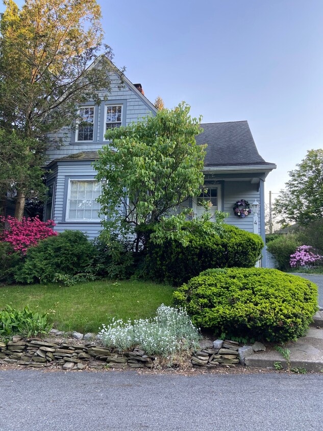 Front View of Property - 4 Mountain Pl