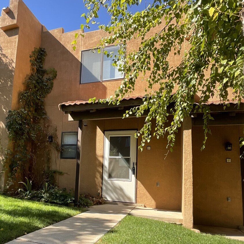 Foto principal - 3888 N Butler Ave