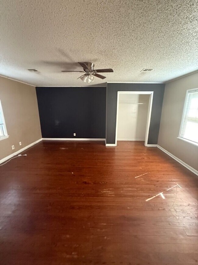 Building Photo - Coming Soon - Section 8 Friendly - Updated 3 Bedroom Home
