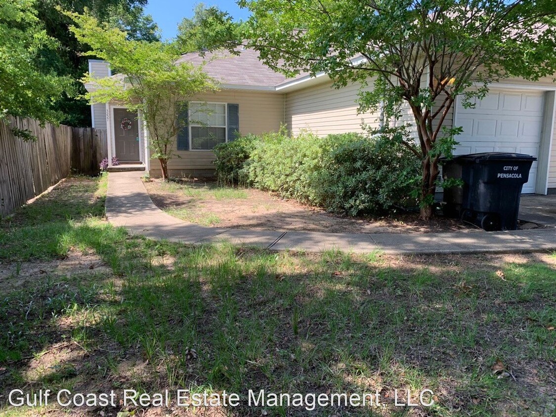 Foto principal - 3 br, 2 bath House - 3227 E GONZALEZ ST
