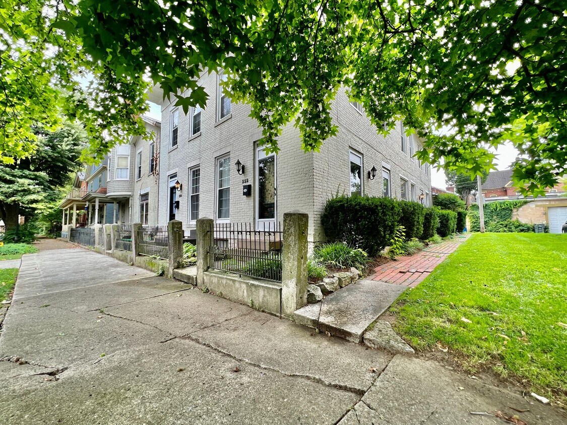 Primary Photo - 1 Bd Hide away Historic Dayton, Oh Oregon ...