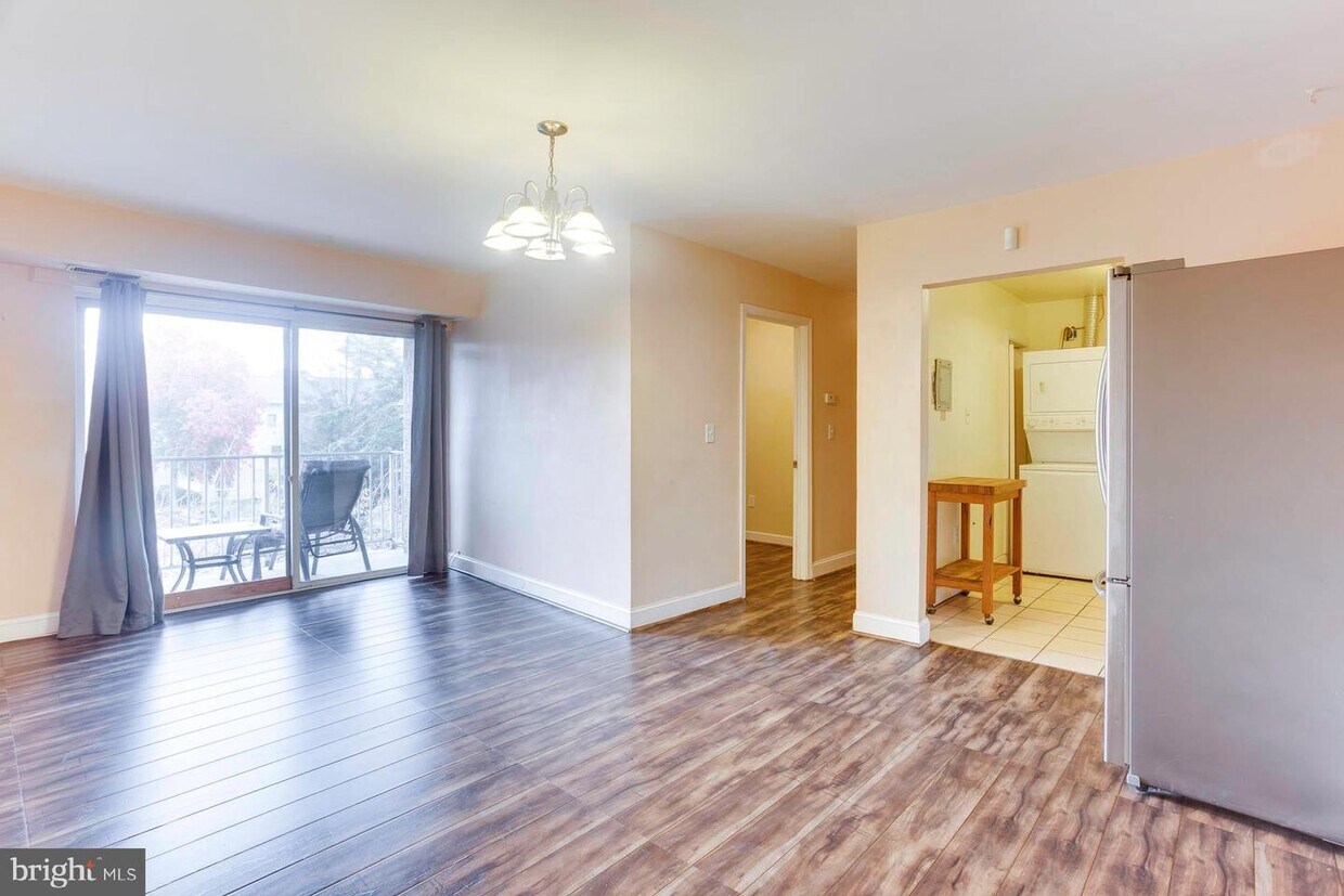 7981 Audubon Ave Unit 301, Alexandria, VA 22306 Room for Rent in