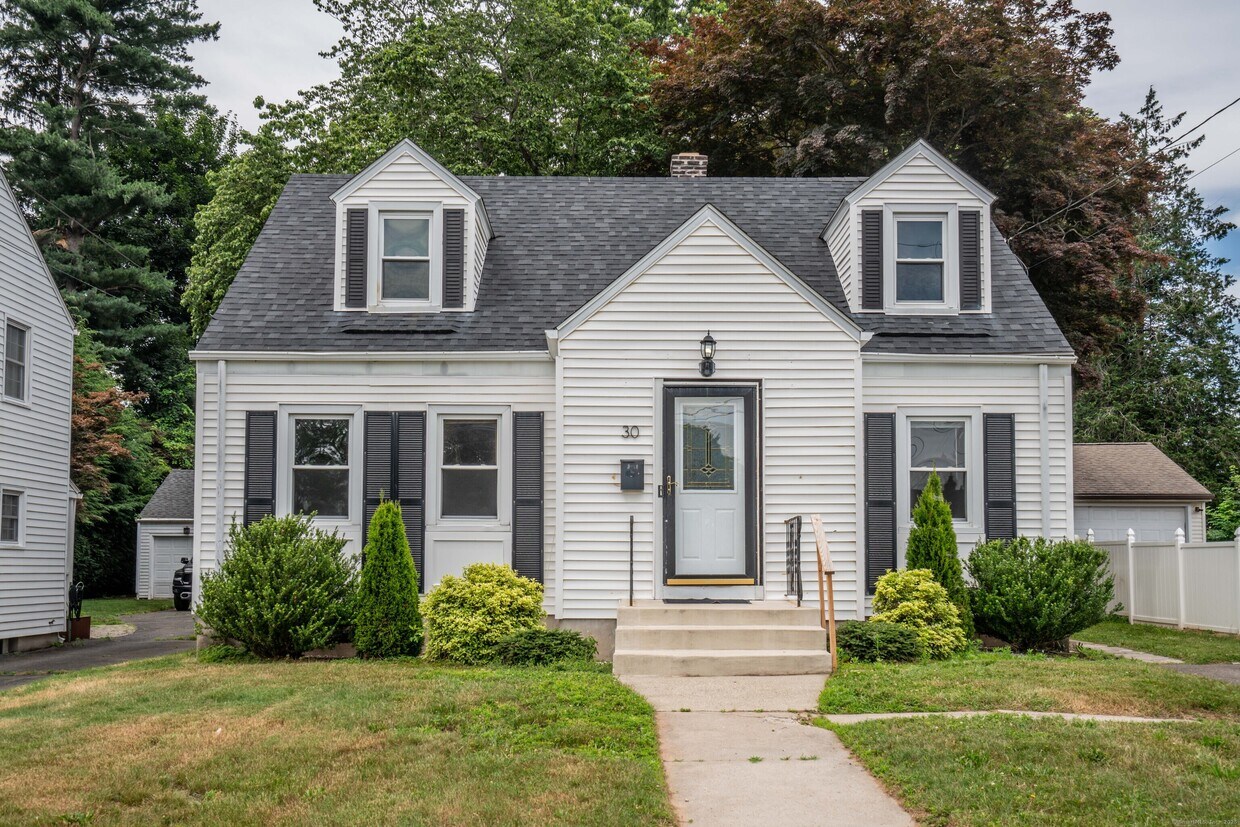 Primary Photo - 30 Jackson Ave