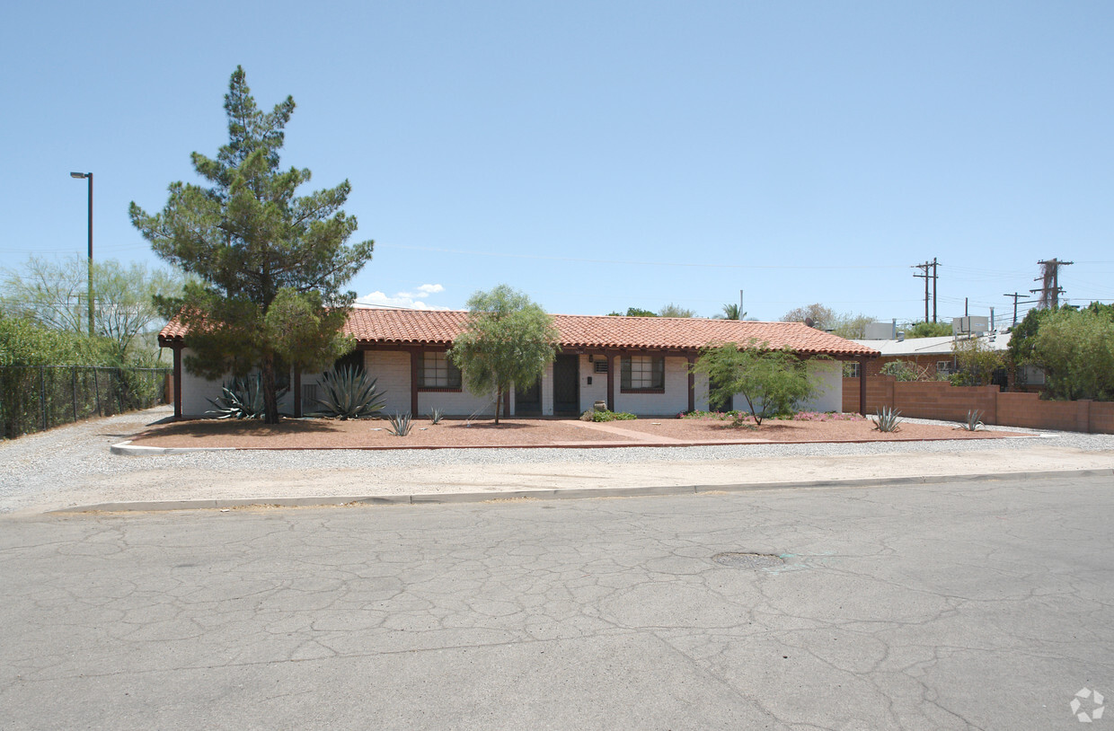 1032-1038 N Jones Blvd, Tucson, AZ 85716 - Apartments in Tucson, AZ ...